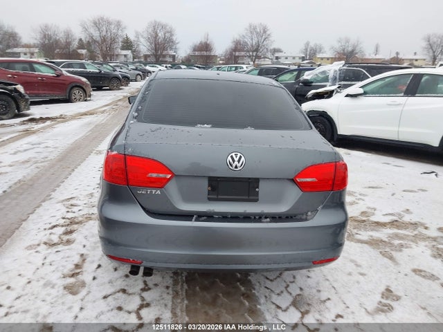 12511826 :رقم المزاد ، 3VWDK7AJ1BM377638 vin ، 2011 Volkswagen Jetta 2.0l Comfortline مزاد بيع