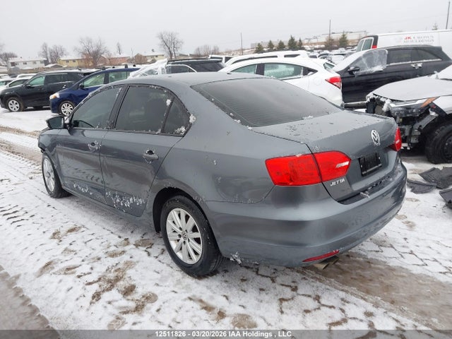 12511826 :رقم المزاد ، 3VWDK7AJ1BM377638 vin ، 2011 Volkswagen Jetta 2.0l Comfortline مزاد بيع