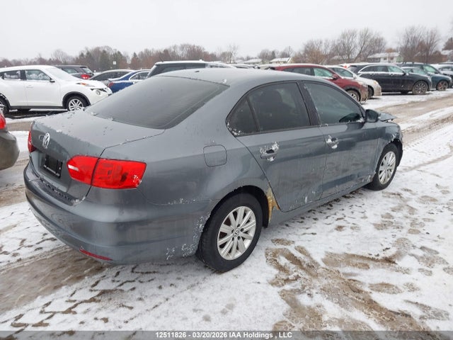 12511826 :رقم المزاد ، 3VWDK7AJ1BM377638 vin ، 2011 Volkswagen Jetta 2.0l Comfortline مزاد بيع