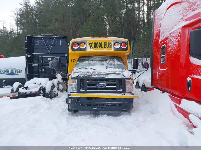 Ford E-450 Cutaway 2022 1FDFE4FN1NDC02265 Image 12