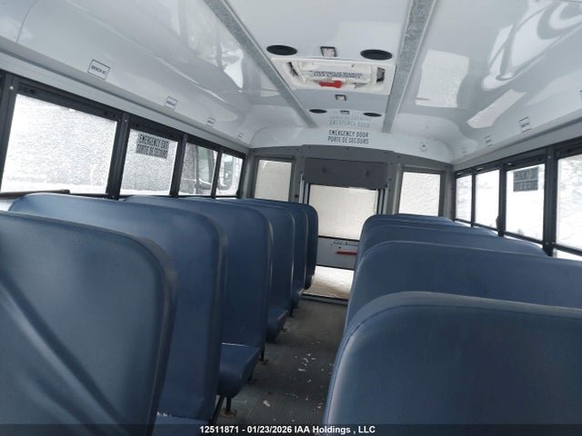 Ford E-450 Cutaway 2022 1FDFE4FN1NDC02265 Image 5