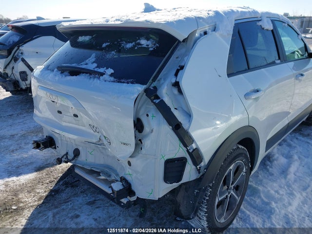 KNDCP3LE4S5274003 KIA Niro