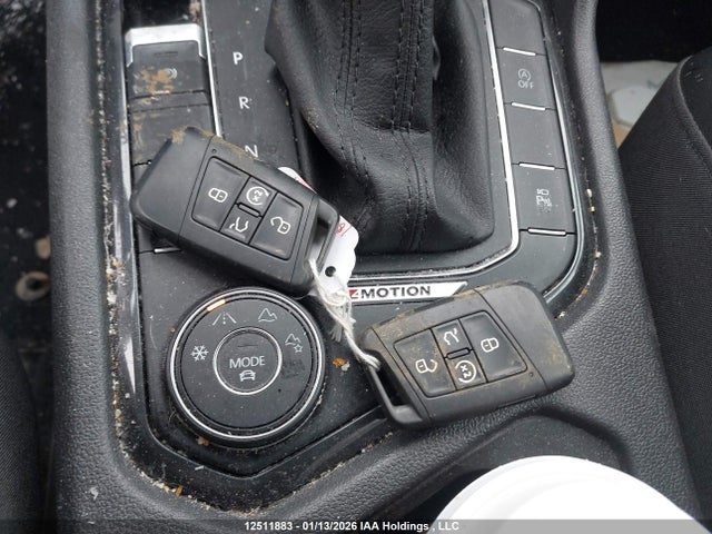 3VV4B7AX9JM216624 Volkswagen Tiguan Sel Premium