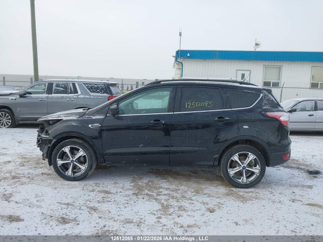 1FMCU9H90JUB47434 Ford ESCAPE SEL