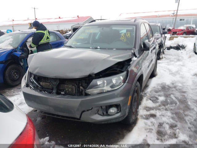 WVGHV7AX0FW533590 Volkswagen Tiguan S/se/sel/r-line