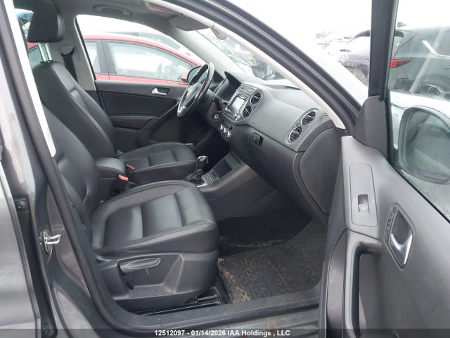 WVGHV7AX0FW533590 Volkswagen Tiguan S/se/sel/r-line