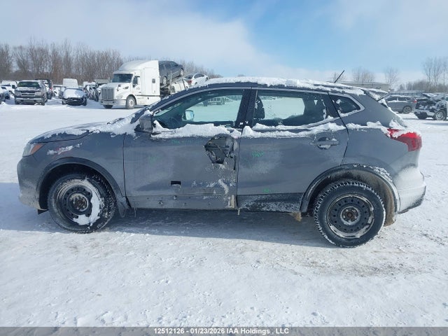 JN1BJ1CR8JW285053 Nissan QASHQAI