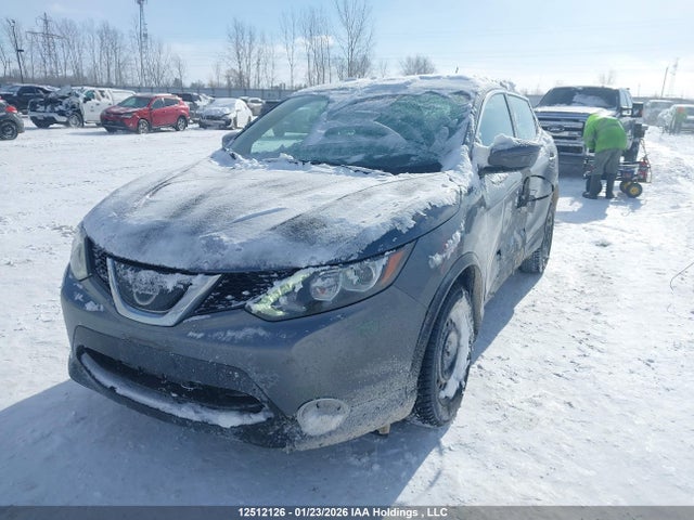 JN1BJ1CR8JW285053 Nissan QASHQAI