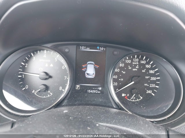 JN1BJ1CR8JW285053 Nissan QASHQAI