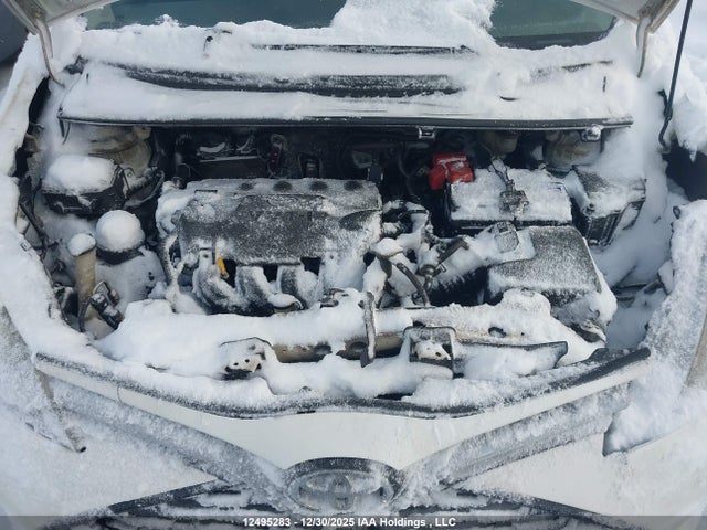 VNKKTUD34FA026431 Toyota Yaris Se