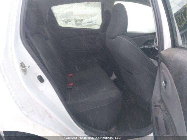 VNKKTUD34FA026431 Toyota Yaris Se