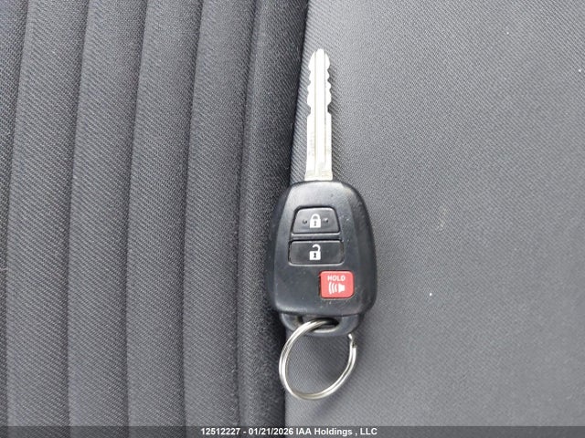 VNKKTUD38KA101335 Toyota Yaris L/le/se