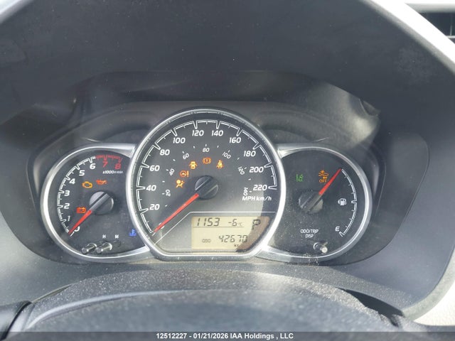 VNKKTUD38KA101335 Toyota Yaris L/le/se