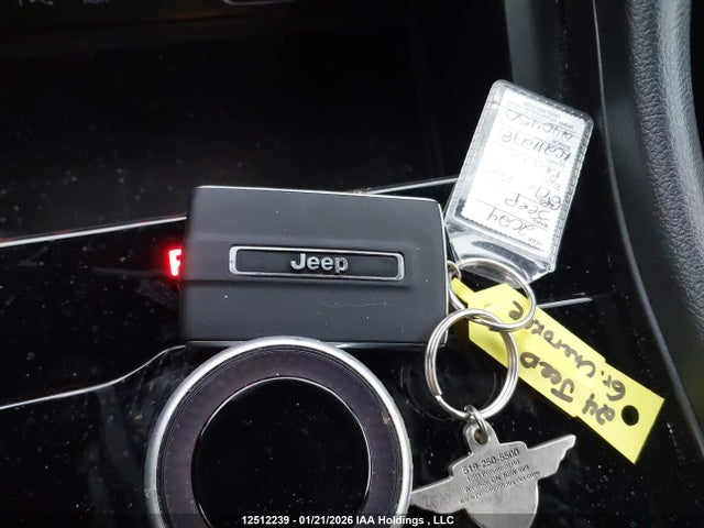 1C4RJHAGXRC211278 Jeep Grand Cherokee Laredo/altitude