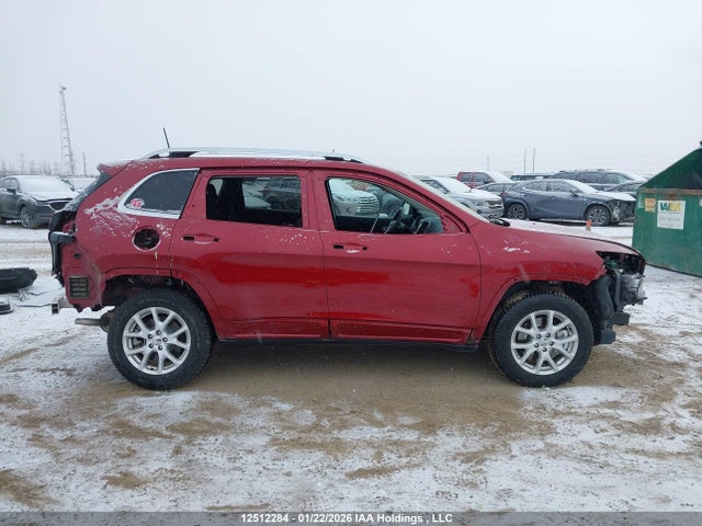 1C4PJMCS1GW260706 Jeep Cherokee Latitude