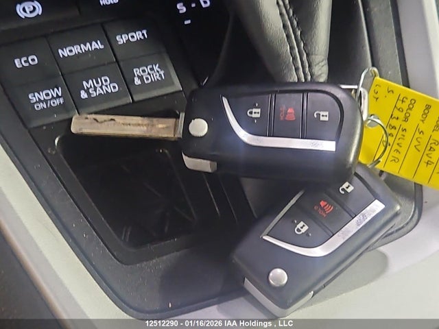 12512290 :رقم المزاد ، 2T3B1RFV0SC517568 vin ، 2025 Toyota Rav4 Le مزاد بيع