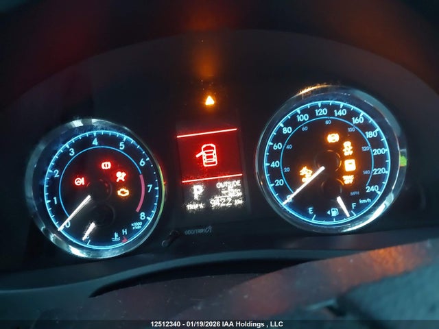 2T1BURHE3JC064171 Toyota COROLLA LE