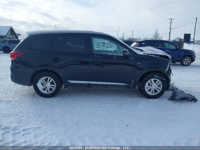 JA4JZ3AX9HZ607541 Mitsubishi Outlander Se