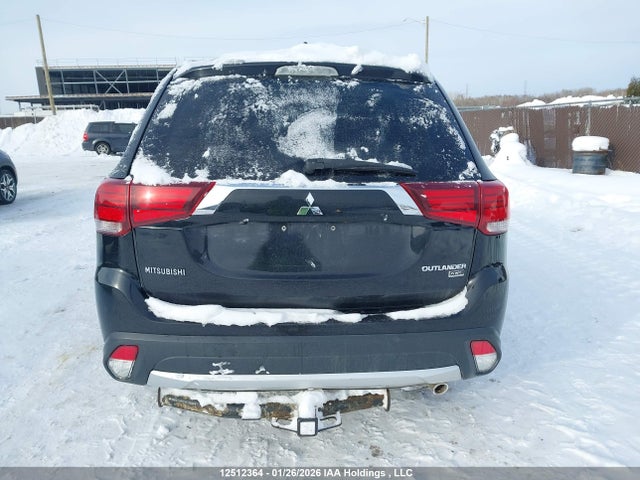 JA4JZ3AX9HZ607541 Mitsubishi Outlander Se