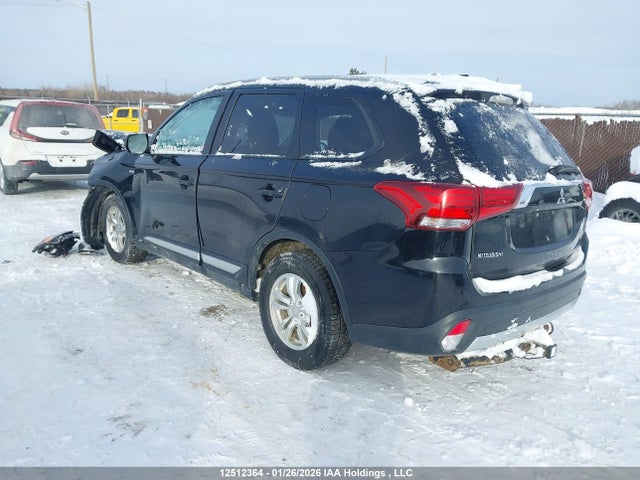 JA4JZ3AX9HZ607541 Mitsubishi Outlander Se