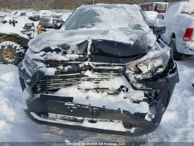 12512372 :رقم المزاد ، 2T3B1RFV3NC304148 vin ، 2022 Toyota Rav4 Le مزاد بيع