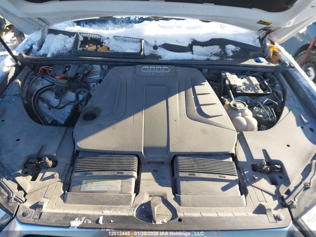 WA1LHAF70HD047429 Audi Q7 2.0t Progressiv