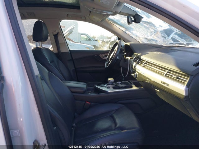 WA1LHAF70HD047429 Audi Q7 2.0t Progressiv
