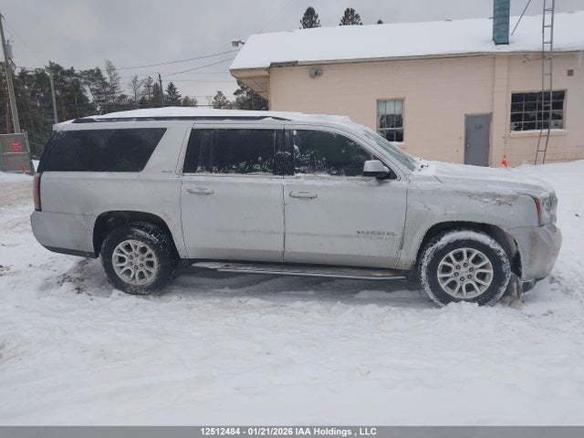 GMC Yukon Xl Sle 2017 1GKS2FKC7HR405099 Image 13