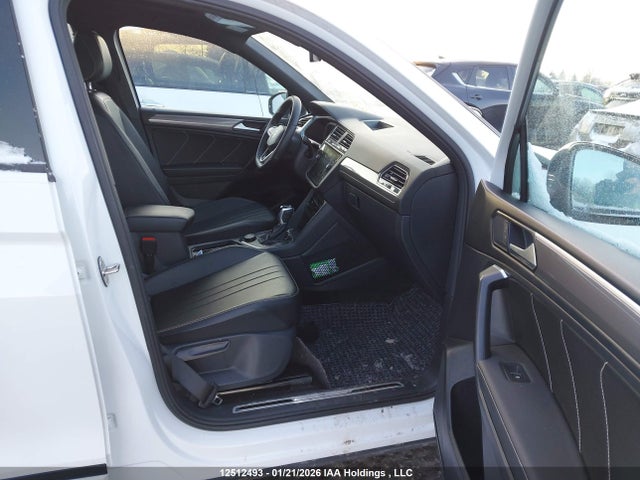 3VV8B7AX7NM098600 Volkswagen Tiguan Se R-line Black