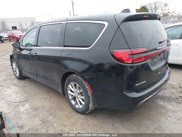 Chrysler Pacifica Limited 2026 2C4RC1GGXTR213717 Image 3