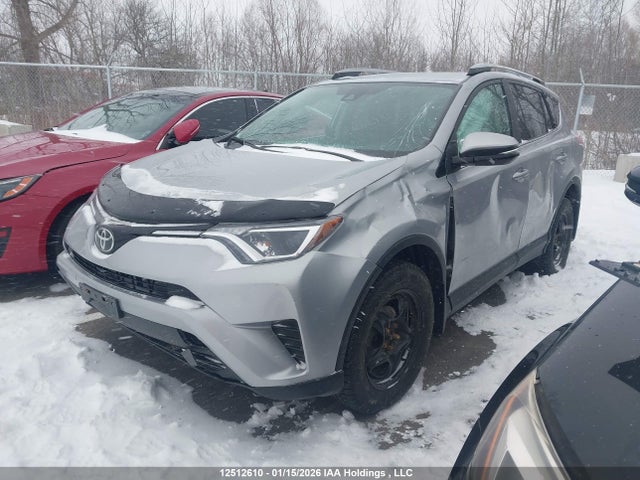 Toyota RAV4 LE 2018 2T3BFREV4JW697735 Image 2