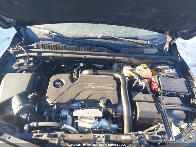 1G1ZD5ST0JF113647 Chevrolet MALIBU LT