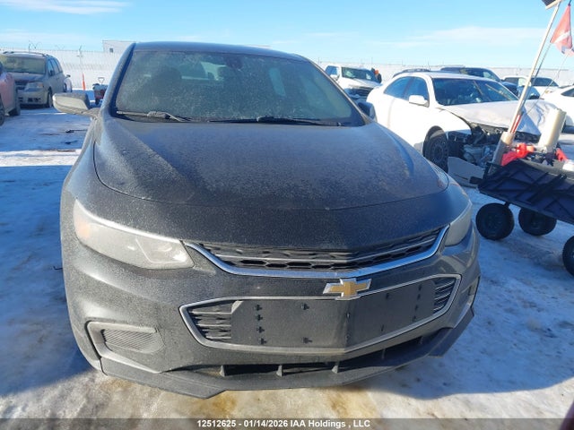 1G1ZD5ST0JF113647 Chevrolet MALIBU LT