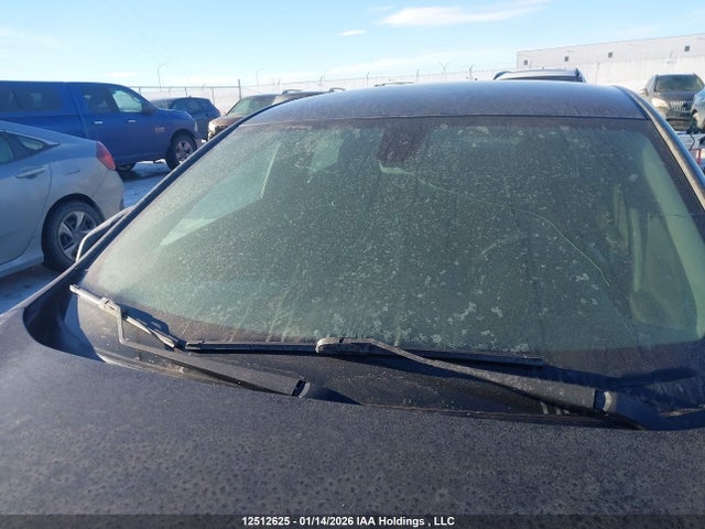 1G1ZD5ST0JF113647 Chevrolet MALIBU LT