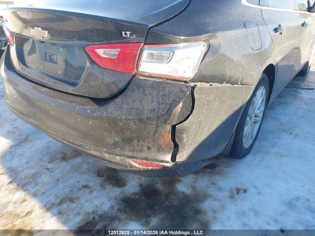 1G1ZD5ST0JF113647 Chevrolet MALIBU LT