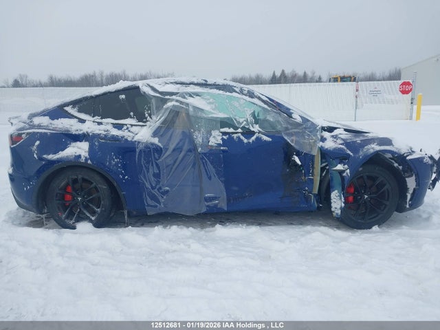 Продажа на аукционе авто 2023 Tesla Model Y Performance, vin: LRWYGDEF5PC967700, номер лота: 12512681