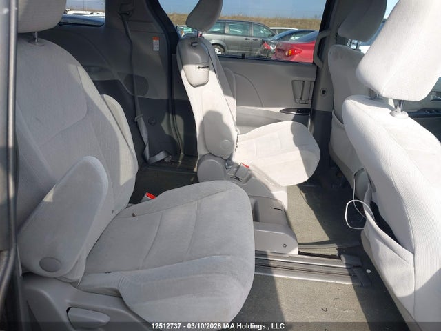 Aukcja sprzedaży 2015 Toyota Sienna Le V6, vin: 5TDKK3DC7FS627745, numer aukcji: 12512737