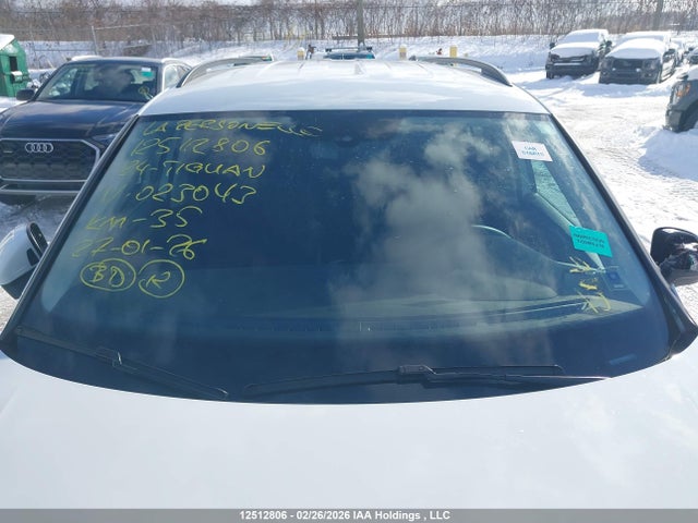 3VVFB7AX4RM023043 Volkswagen TIGUAN S