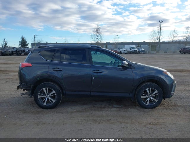 Toyota RAV4 LE 2018 2T3BFREV2JW811733 Image 14