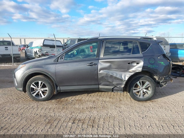 Toyota RAV4 LE 2018 2T3BFREV2JW811733 Image 15