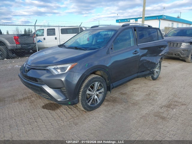 Toyota RAV4 LE 2018 2T3BFREV2JW811733 Image 2