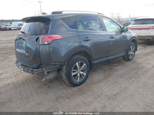 Toyota RAV4 LE 2018 2T3BFREV2JW811733 Image 4