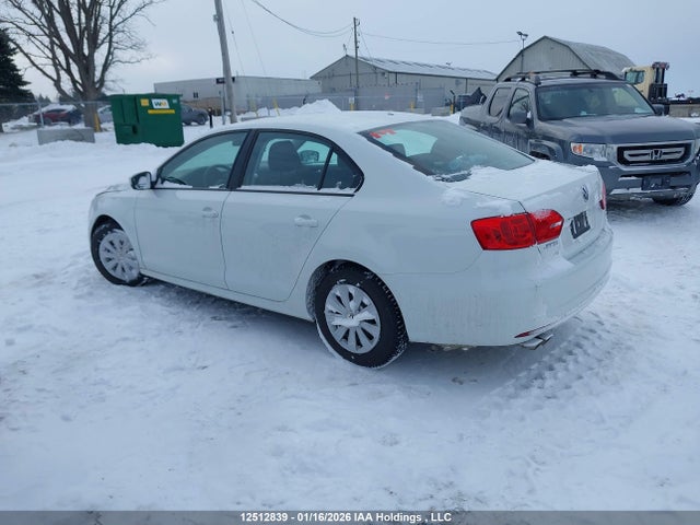 2014 Volkswagen Jetta 2.0l Trendline+ მანქანა იყიდება აუქციონზე, vin: 3VW2K7AJ4EM408893, აუქციონის ნომერი: 12512839