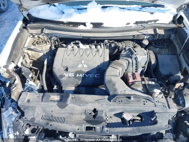 JA4JZ3AX2JZ606804 Mitsubishi Outlander