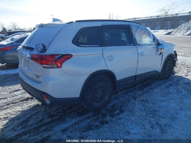 JA4JZ3AX2JZ606804 Mitsubishi Outlander