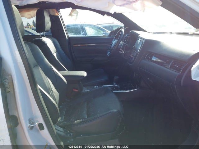 JA4JZ3AX2JZ606804 Mitsubishi Outlander