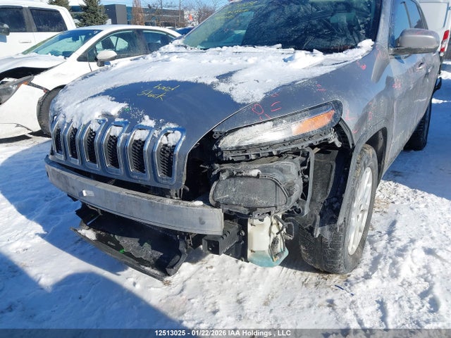 1C4PJLCS5EW140026 Jeep Cherokee Latitude