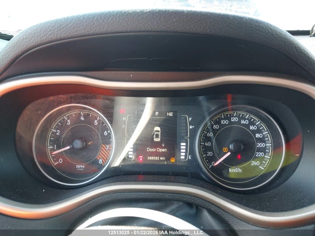 1C4PJLCS5EW140026 Jeep Cherokee Latitude