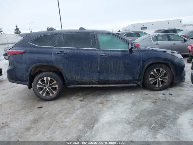 5TDGZRBH6NS568978 Toyota Highlander Xle