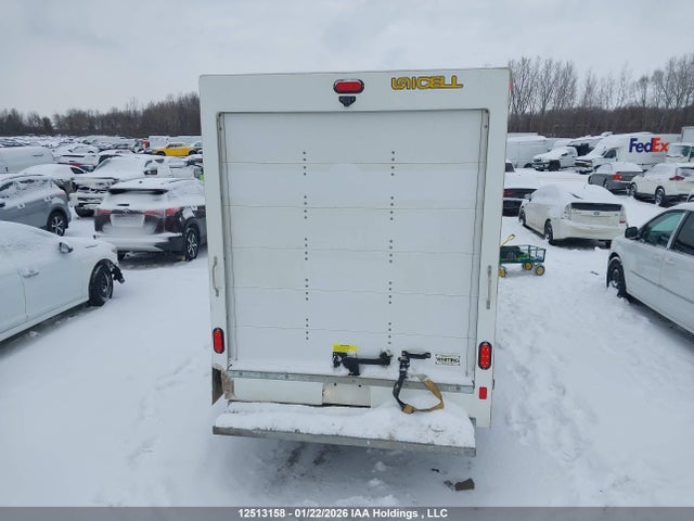 7GZ07RF73RN016314 GMC Savana Cutaway Work Van